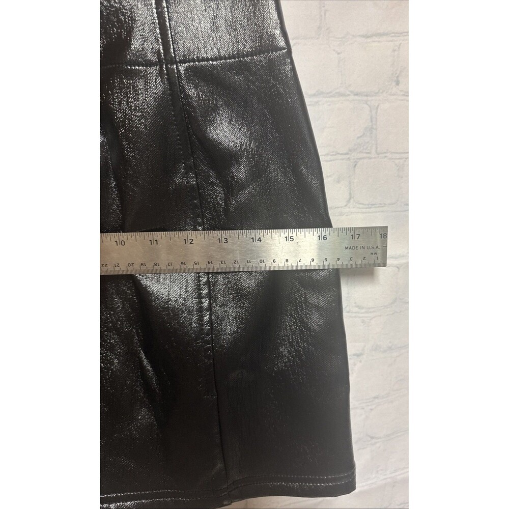 Free People Skirt Womens 2 Black Faux Leather Mini Zip Front Lined Edgy Style - Picture 7 of 12